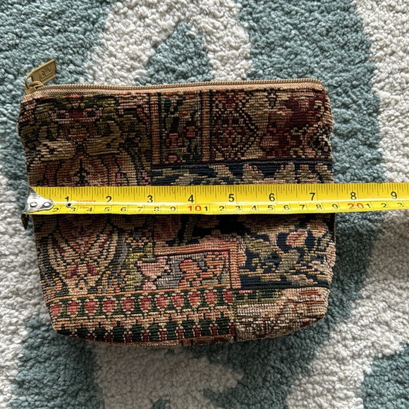 VINTAGE “PINKY” NEEDLEPOINT BAG - Picture 5 of 6